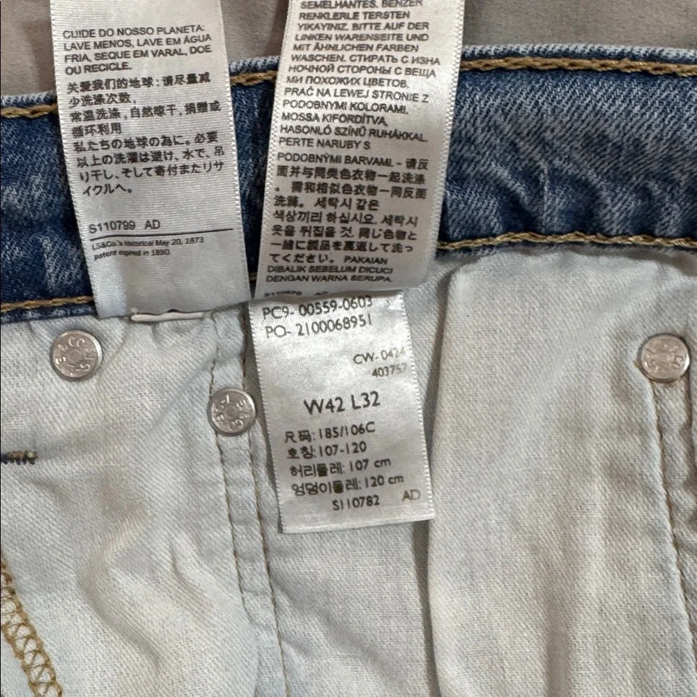 Levi's 559 Light Blue Relaxed Fit Jeans 42 x 32 - Picture 4 of 4